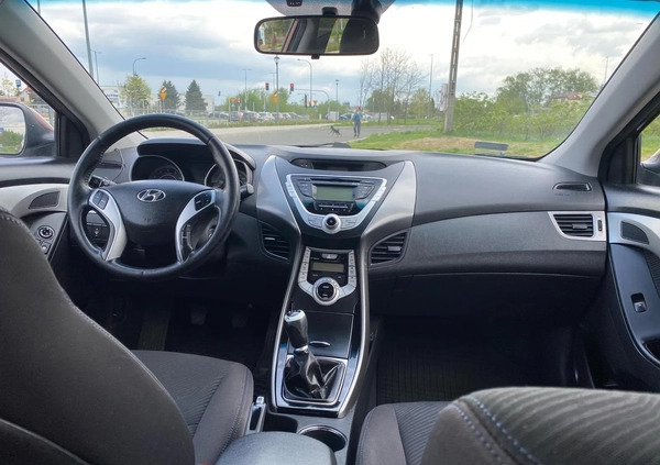 Hyundai Elantra cena 27000 przebieg: 213800, rok produkcji 2012 z Warszawa małe 46